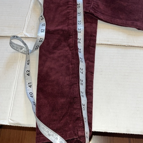 New-gap-34×32-straight chords with gap flex. Burgundy red-smooth corduroy denim. - Picture 14 of 16